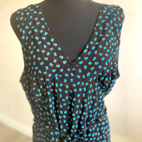 NWT BLACK AND BLUE PATTERN DRESS - Picture 8 of 14